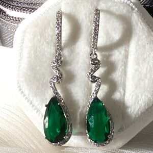 💚 Unique Sterling Silver Emerald Green Zircon Drop Earrings